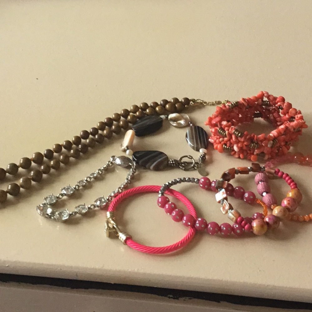 Bundle 7 bracelets, 1 necklace